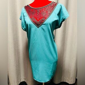 Bisou Bisou deep v lace tunic